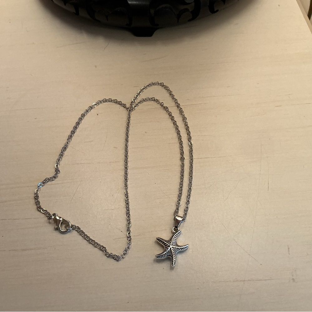 NWT. EFFY Brand Silvertone Dimensional Starfish Pendant Necklace